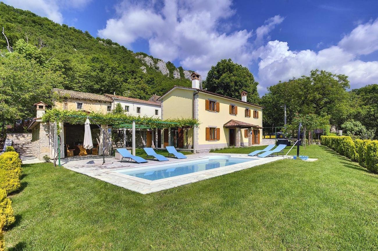 Villa Bella Lupoglav (Istria) Exterior foto